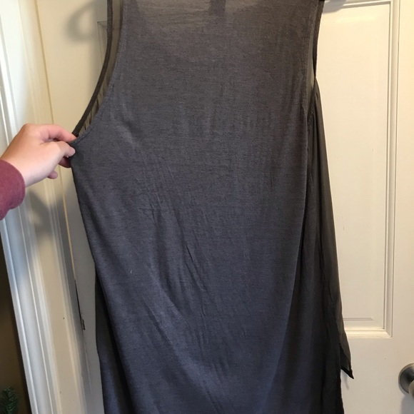 Grey top - Picture 2 of 2